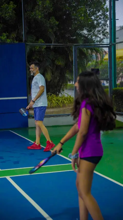 Receive expert guidance from a dedicated sports assistant.