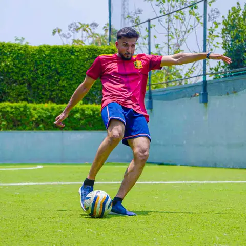 Receive expert guidance from a dedicated sports assistant.